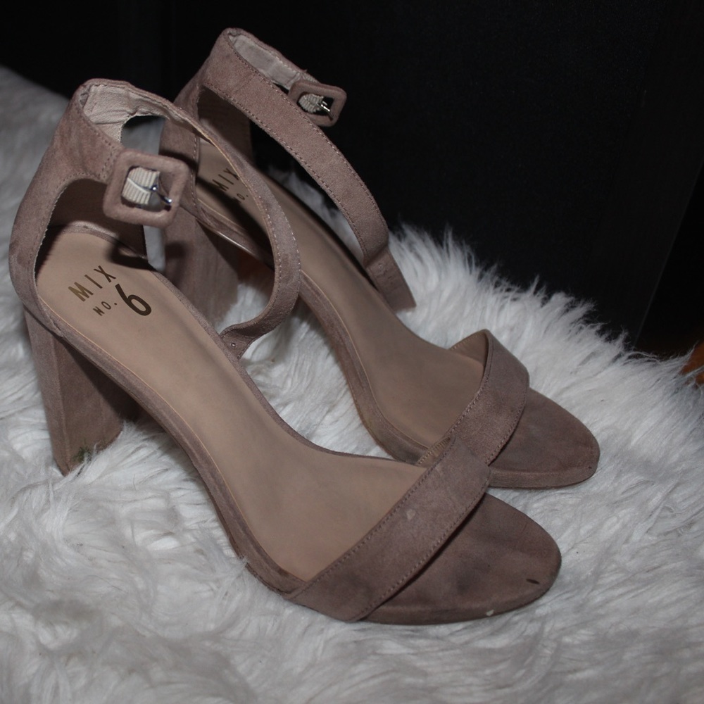 Heels!!! - Picture 4 of 8